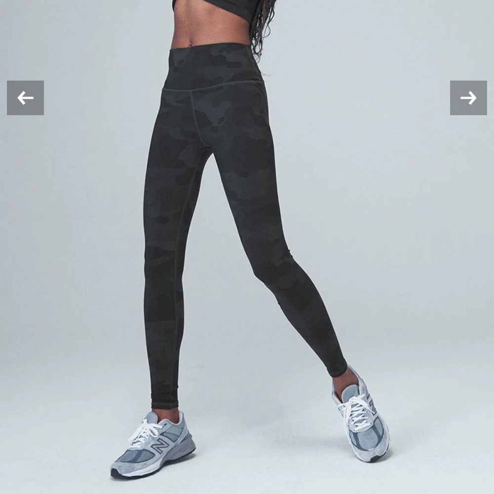 Alo yoga camo vapor leggings medium